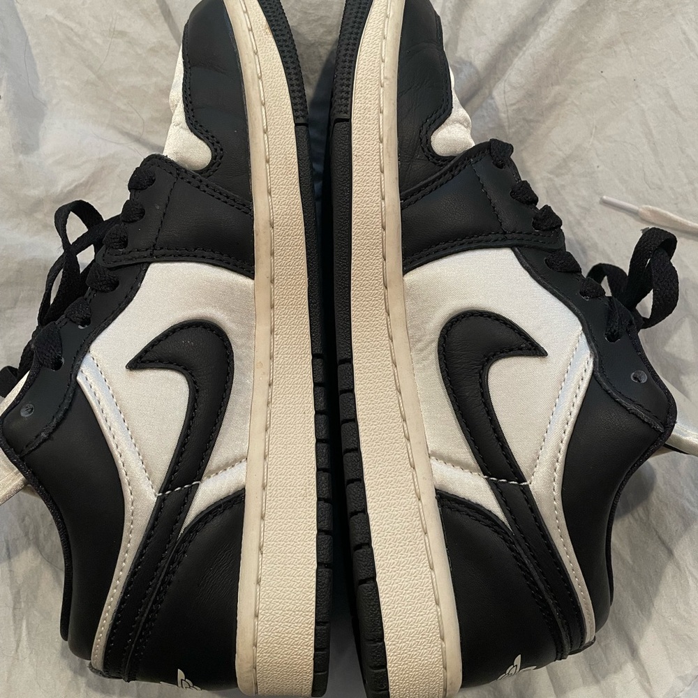 EUC air jordans